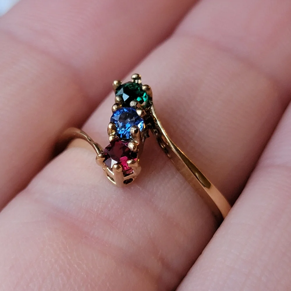Vintage Triple Gemstone Ring Gold Tone Green Red Blue Simulated Stones Size 7.5